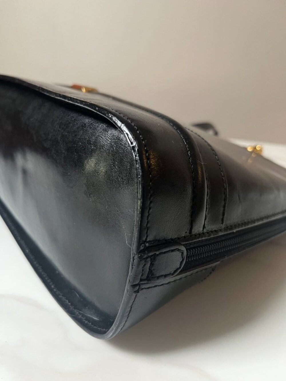 Bally Black Leather Dome Gold Chain Vintage Shoulder Bag - Picture 9 of 13